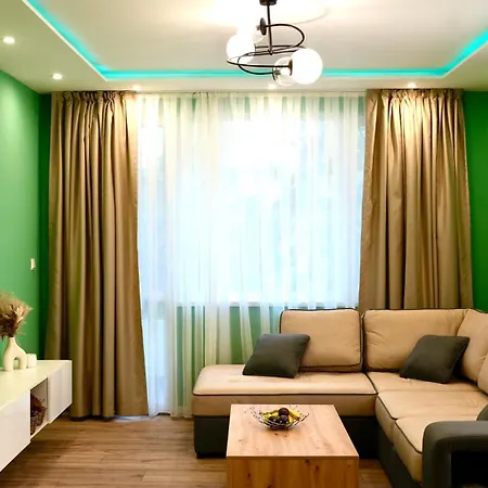 Lägenhet Downtown Gem With Free Private Garage Plovdiv