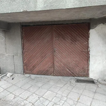 Downtown Gem With Free Private Garage Lägenhet